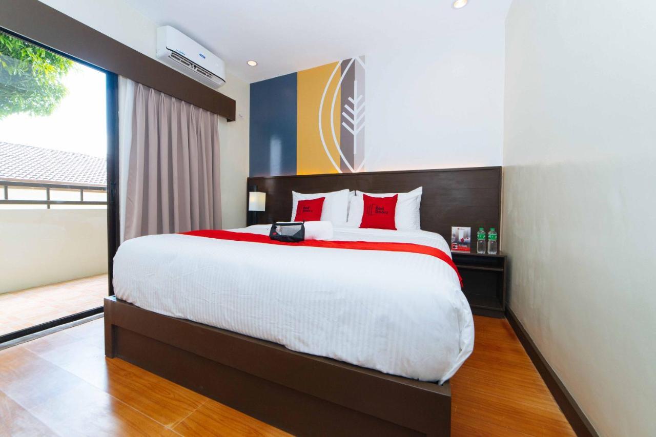 Reddoorz Premium @ Sta Rosa Tagaytay Road Hotel Silang Exterior photo